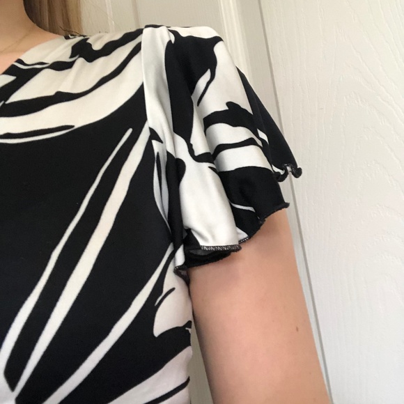 Madonna, Lightweight Summer Dress, Black & White Floral, US Size 4 - Picture 3 of 7